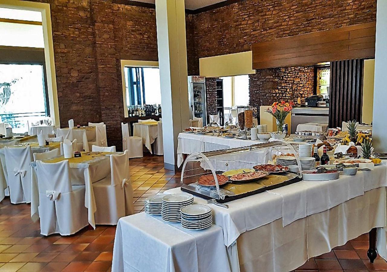 Hotel Ideal Сирмионе Екстериор снимка